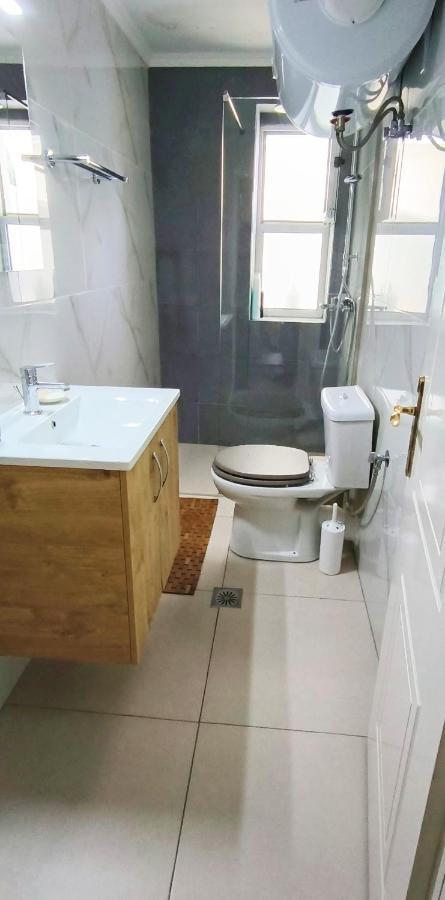 Central Apartment, Fully Equipped Himare Esterno foto